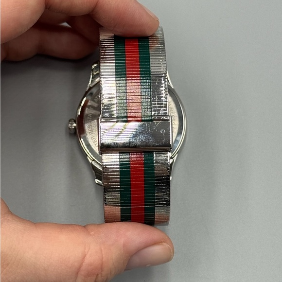 Gucci Mens Watch - Picture 3 of 11